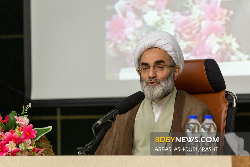 گردانندگان حوادث اخیر نگاه ارزشی و دینی ملت ایران را خطر ساز می‌دانند