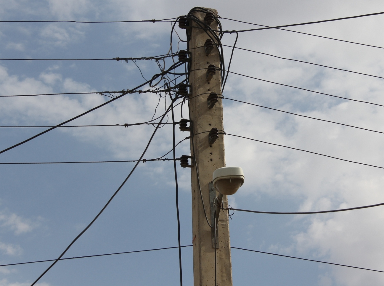 فرسودگی شبکه برق یکی از بزرگ‌ترین معضلات شهرستان رشت شده است