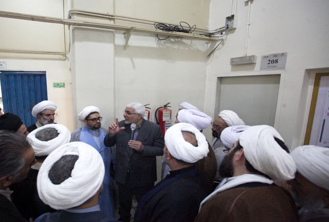 زارعان در بازدید ائمه جمعه استان اصفهان از سایت هسته ای UCF: خبرهای خوش هسته‌ای در راه است