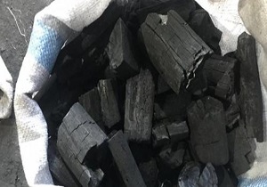 کشف بیش از یک تن کیلوگرم ذغال قاچاق در صومعه‌سرا