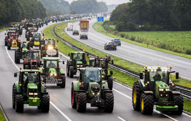 نحوه جالب ا‌عتراض کشاورزان هلندی + عکس
