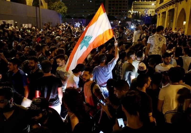 تظاهرات لبنانی‌ها در اطراف کاخ ریاست‌جمهوری