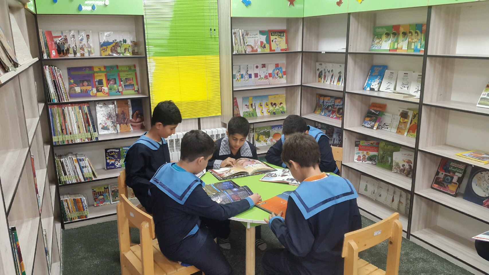 نخستین کتابخانه مدرسه گیلان در بندرانزلی افتتاح شد