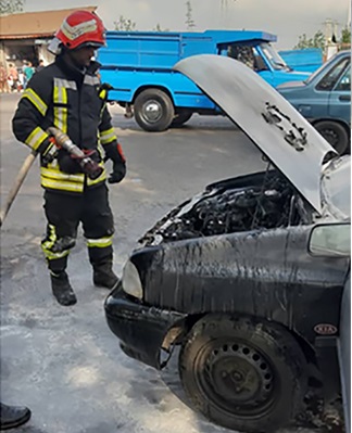 آتش سوزی خودروی سواری پراید در بلوار شهید افتخاری رشت+ عکس
