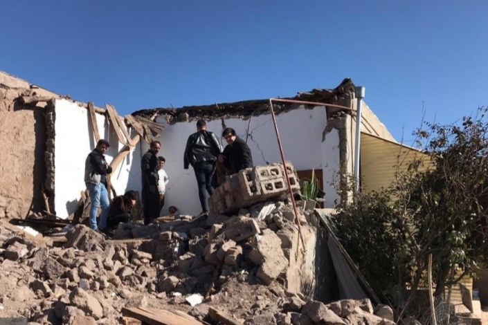 وضعیت روستای ورنکش میانه بعد از زلزله ۵/۹ ریشتری + فیلم