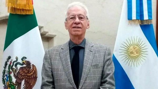 سفیر مکزیک در آرژانتین در حال دزدی مچش را گرفتند، استعفا داد