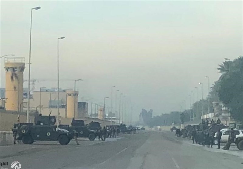 عراق|حضور گسترده نظامی در برابر سفارت آمریکا موفقیت حشد شعبی در بازگرداندن امنیت به ۸ روستا