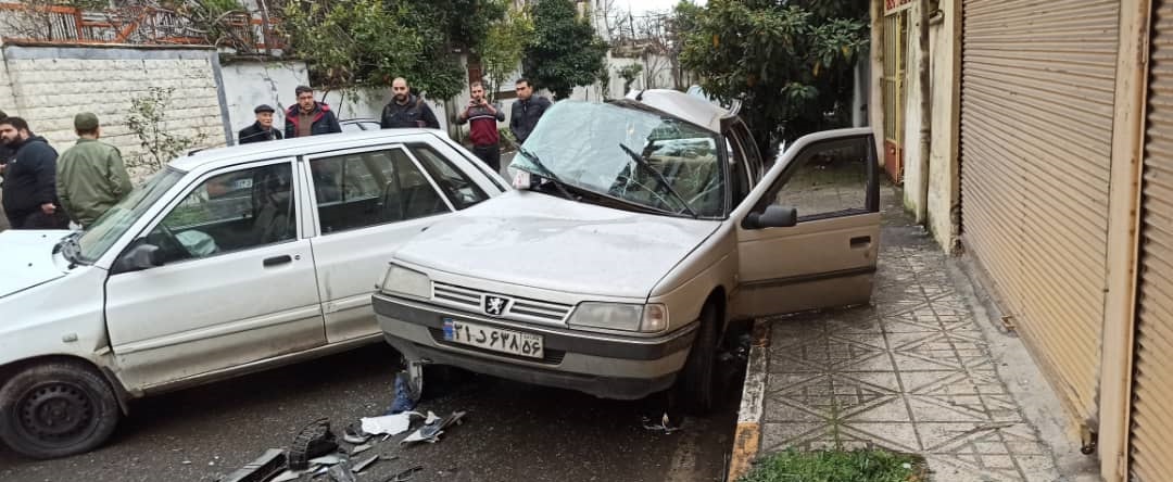 یک کشته در تصادف ۲ خودرو در شهر آستارا + فیلم و عکس