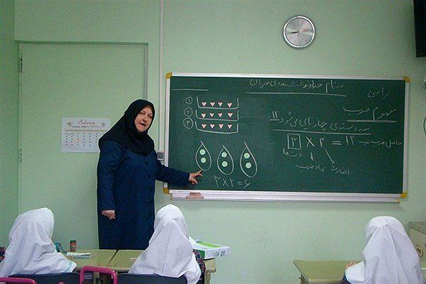 حقوق کارکنان آموزش و پرورش افزایش می‌یابد/ محاسبه از اسفند ۹۸