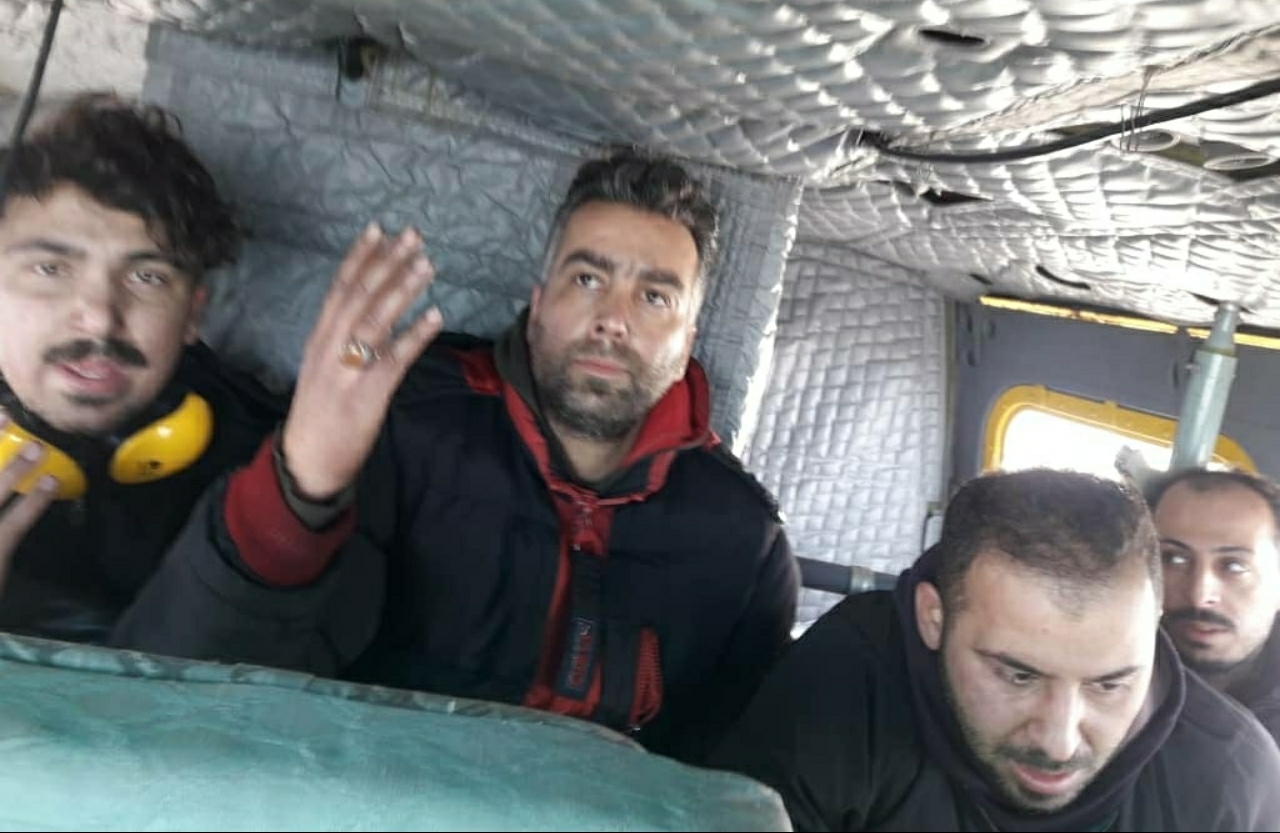 نجات جان افراد محبوس شده در جاده اسالم _خلخال بعد از بعد از ۴روز محاصره در برف + عکس
