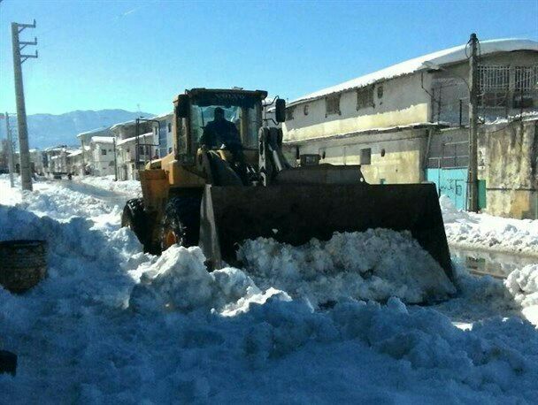 سپاه لنگرود در بحران برف با تمام امکانات و تجهیزات در کنار مردم ماند