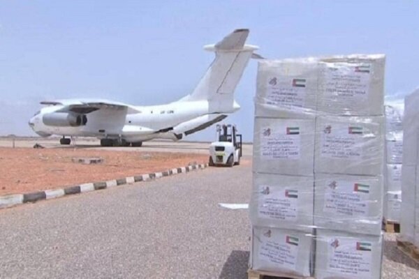 امارات ۲ هواپیمای حامل ۳۲ تُن کمک به ایران ارسال کرد
