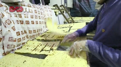 ویدئو/ پخت و توزیع روزانه ۵ هزار نان رایگان توسط موکب نورالزهرا(س) گیلان