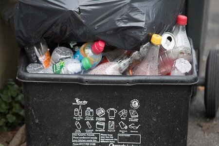 زباله های خشک شهروندان رشتی خریداری می شود