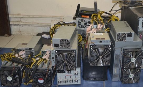 کشف دستگاه‌های استخراج ارز دیجیتال قاچاق در لاهیجان