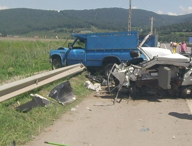 یک کشته و یک مجروح در حادثه رانندگی آزاد راه رشت – قزوین