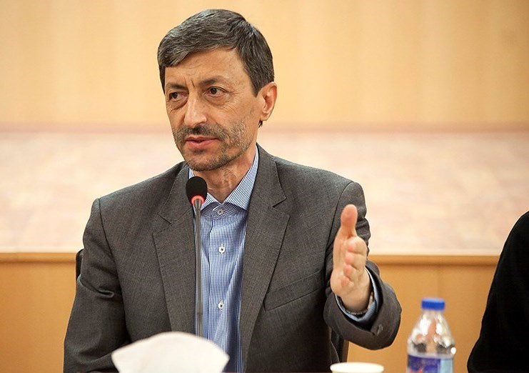 احمدی نژاد در ملک ۱۸۰۰ متری بنیاد مستضعفان در ولنجک مستقر است / انتظار داریم این ملک به بنیاد برگردد تا آن را بفروشیم