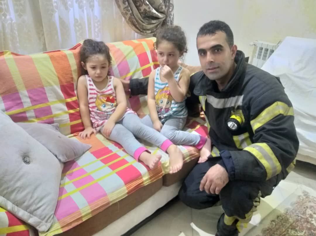 عملیات آتش نشانان رشتی در پی محبوس شدن دختران دوقلو