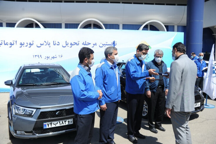 تحویل نخستین سری محصول جدید ایران خودرو در حضور مدیرعامل