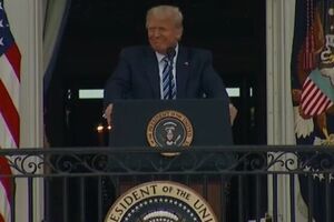 اولین سخنرانی عمومی ترامپ پس از ابتلا به کرونا در بالکن کاخ سفید