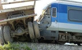 برخورد قطار مسافری و باری در قزوین/۲۰ مسافر مصدوم شدند
