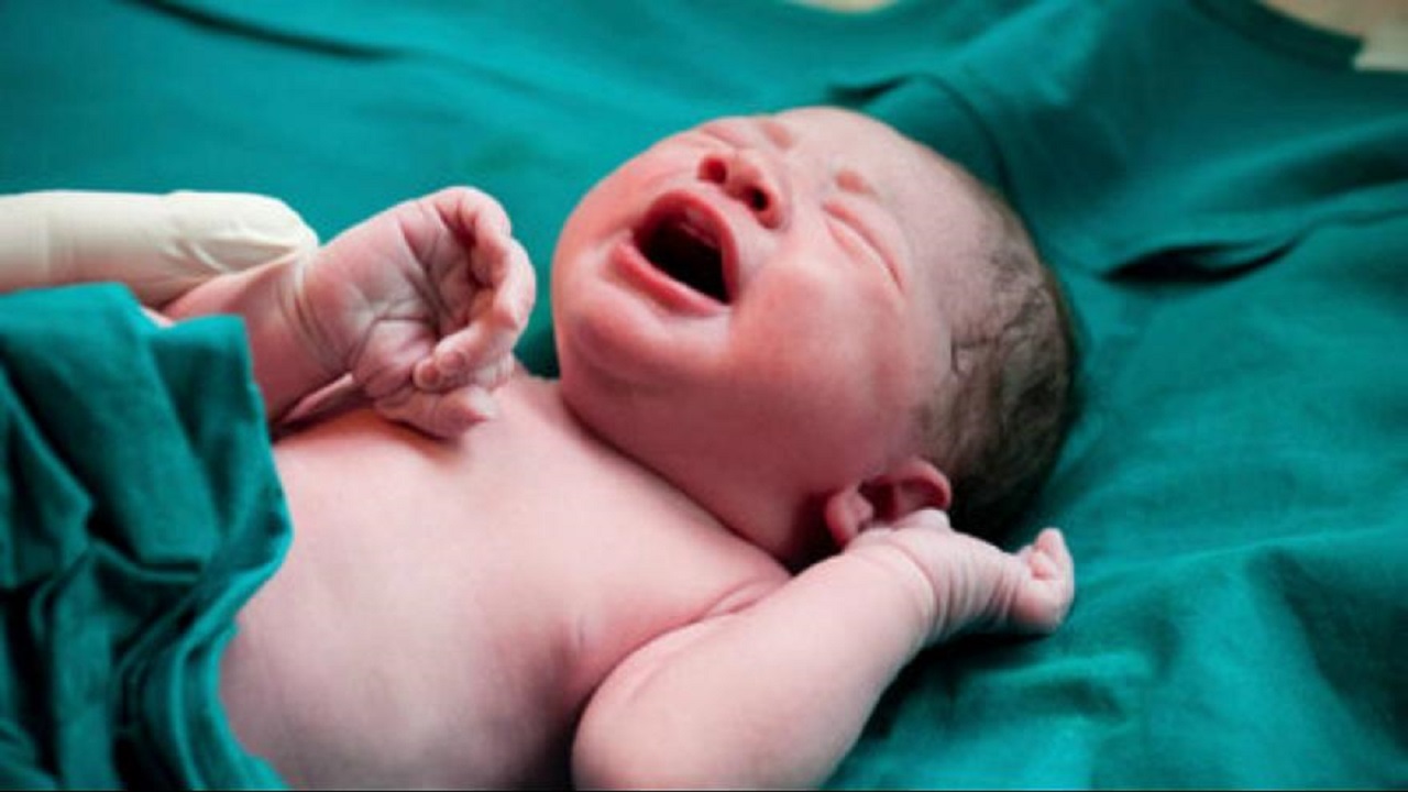 نجات نوزاد یک ماهه از مرگ در گیلان