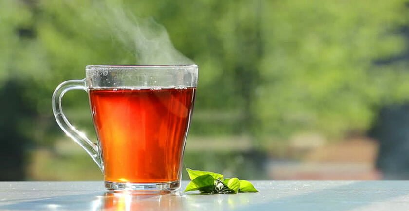 طرفداران پر و پا قرص چای از این ۹ عارضه خطرناک خبر دارند؟