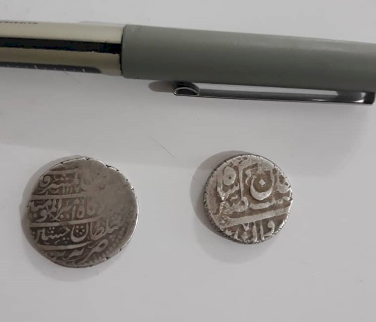 کشف و ضبط ۲ سکه تاریخی در خمام