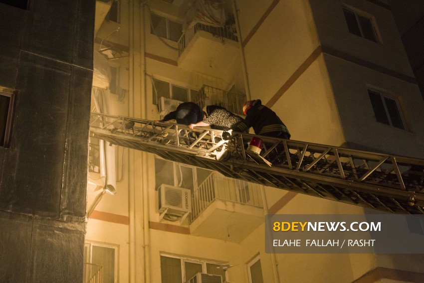 مهار آتش سوزی در طبقه دوم آپارتمان مسکونی در گلسار رشت