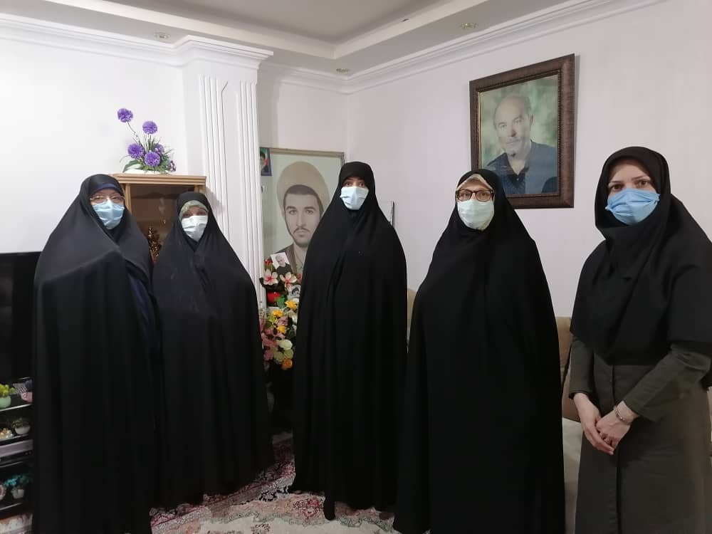 دیدار رئیس هیات راهیان گام دوم انقلاب اسلامی گیلان با مادران شهیدان اصغری و فالیز کار