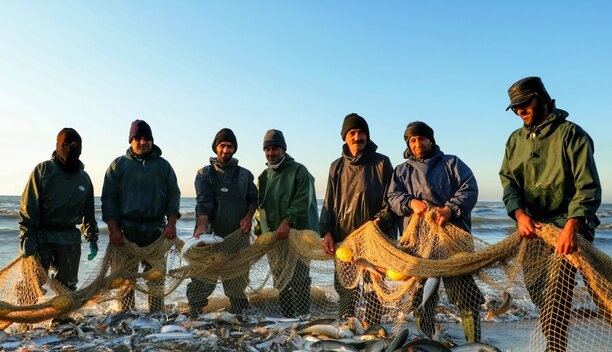 مهلت صید ماهیان استخوانی از دریای خزر تا ۲۰ فروردین تمدید شد
