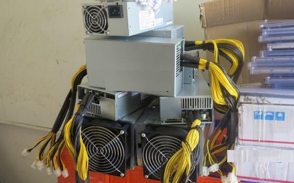 کشف ۵ دستگاه استخراج ارز دیجیتال از یک مسافر در رودبار