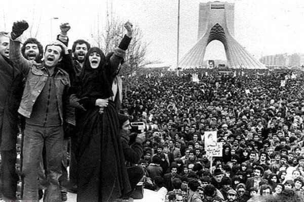 ضرورت تبیین و روایت درست از تاریخ انقلاب/ انقلاب اسلامی به ما هویت داد، یک استقلال هویتی