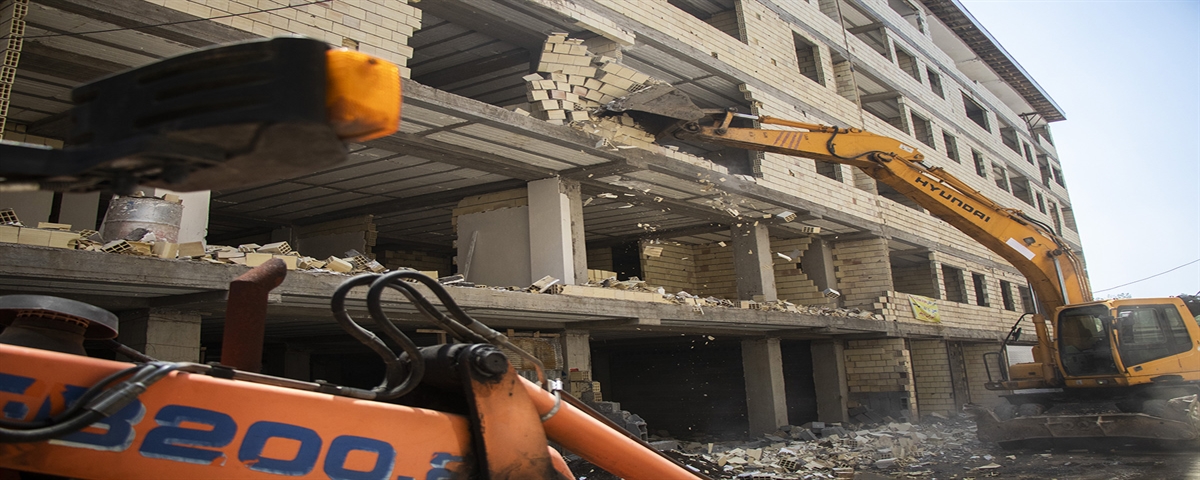 تخریب واحد های مسکونی غیر مجاز در رشت