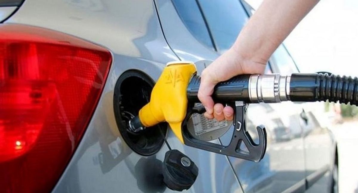 اجرای طرح مدیریت مصرف بنزین در گیلان/ ۳۰ لیتر سوخت گیری طی ۲۴ساعت/ دولت تصمیمی در تغییر قیمت بنزین ندارد