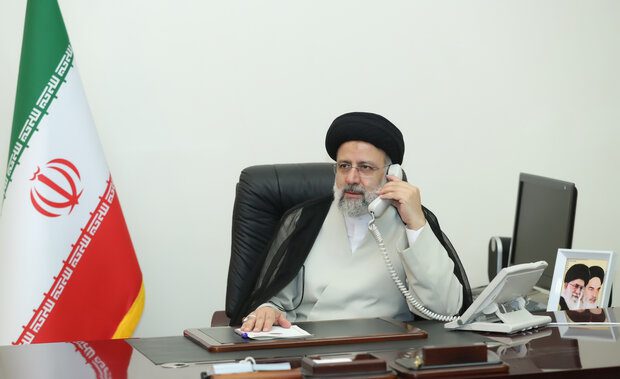 گفتگوی تلفنی “رئیسی” با مراجع عظام تقلید به مناسبت هفته دولت