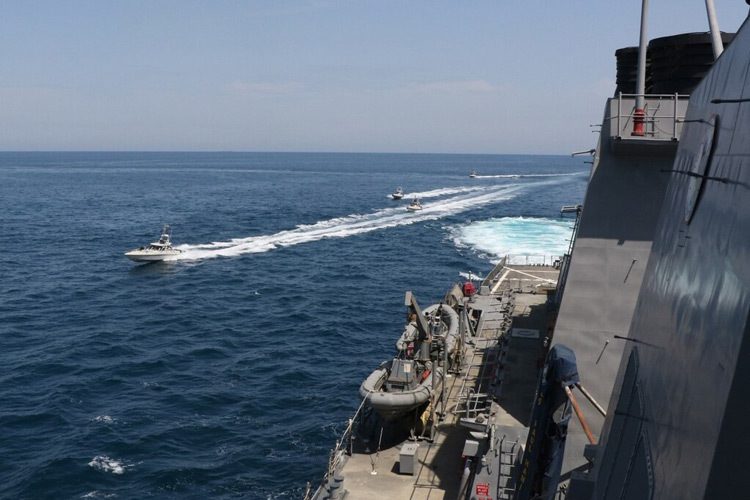 ادعای واشنگتن درباره نزدیک‌ شدن قایق‌های ایرانی به شناورهای جنگی آمریکایی