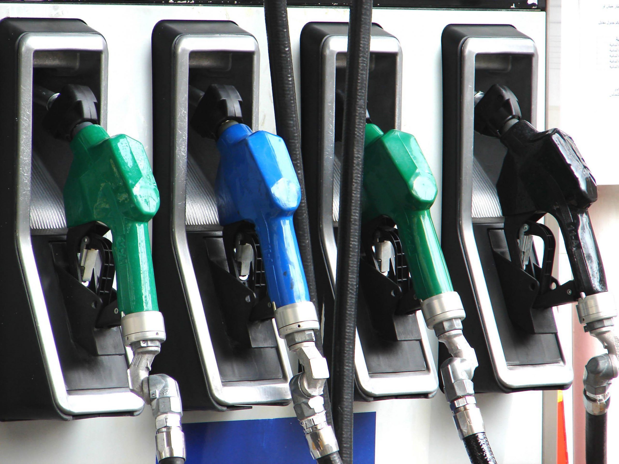 روند خدمات‌رسانی جایگاه‌های عرضه سوخت در گیلان | فیلم