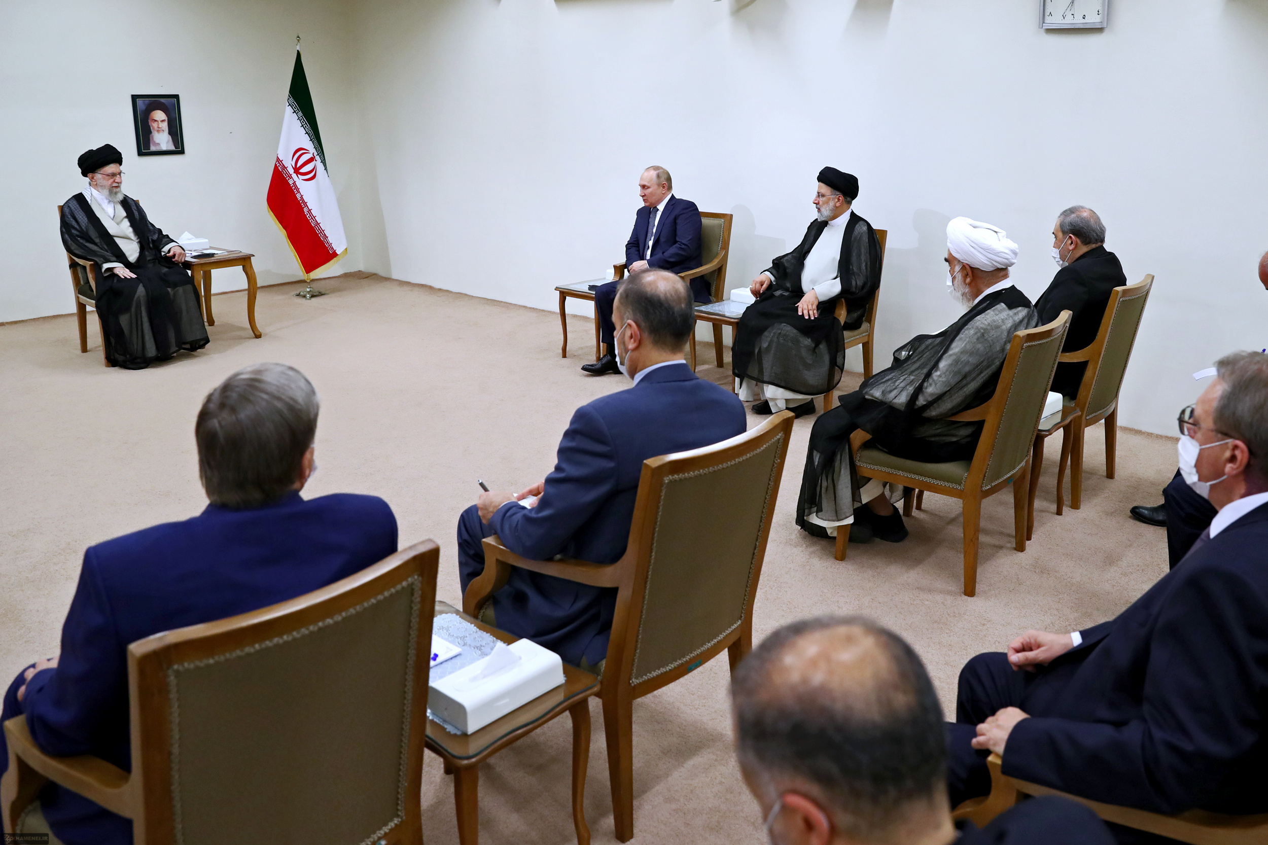 رهبر انقلاب: همکاری‌ها بلندمدت ایران و روسیه عمیقاً به نفع هر دو کشور است