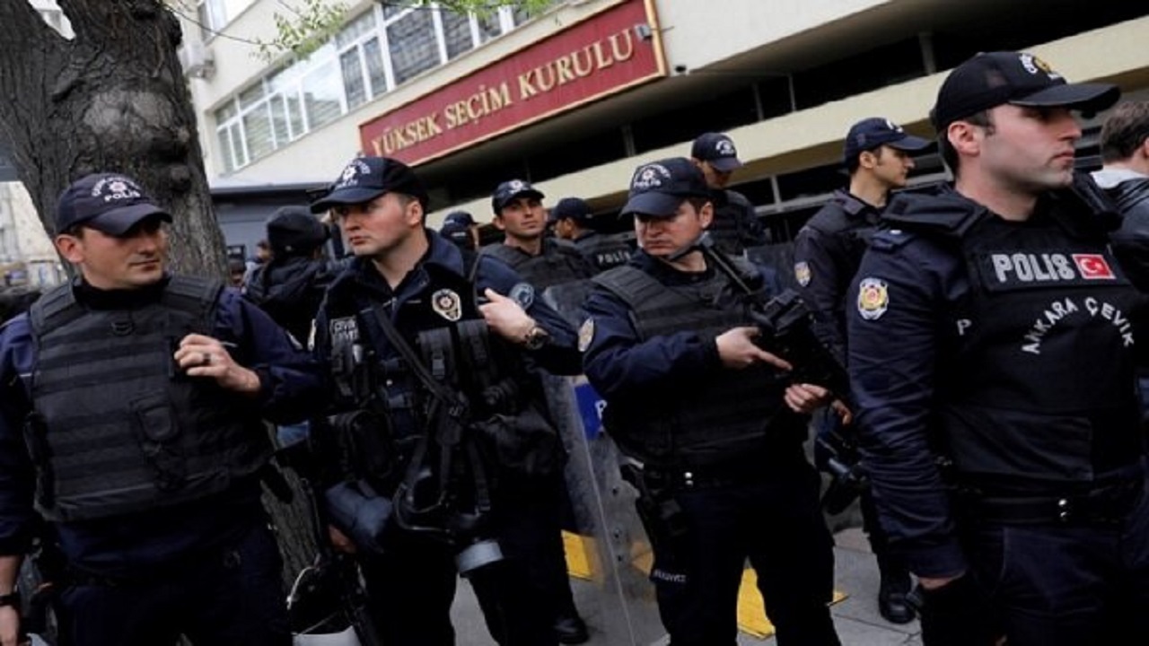 تیراندازی در یک مرکز خرید در استانبول/ ۶ نفر زخمی شدند