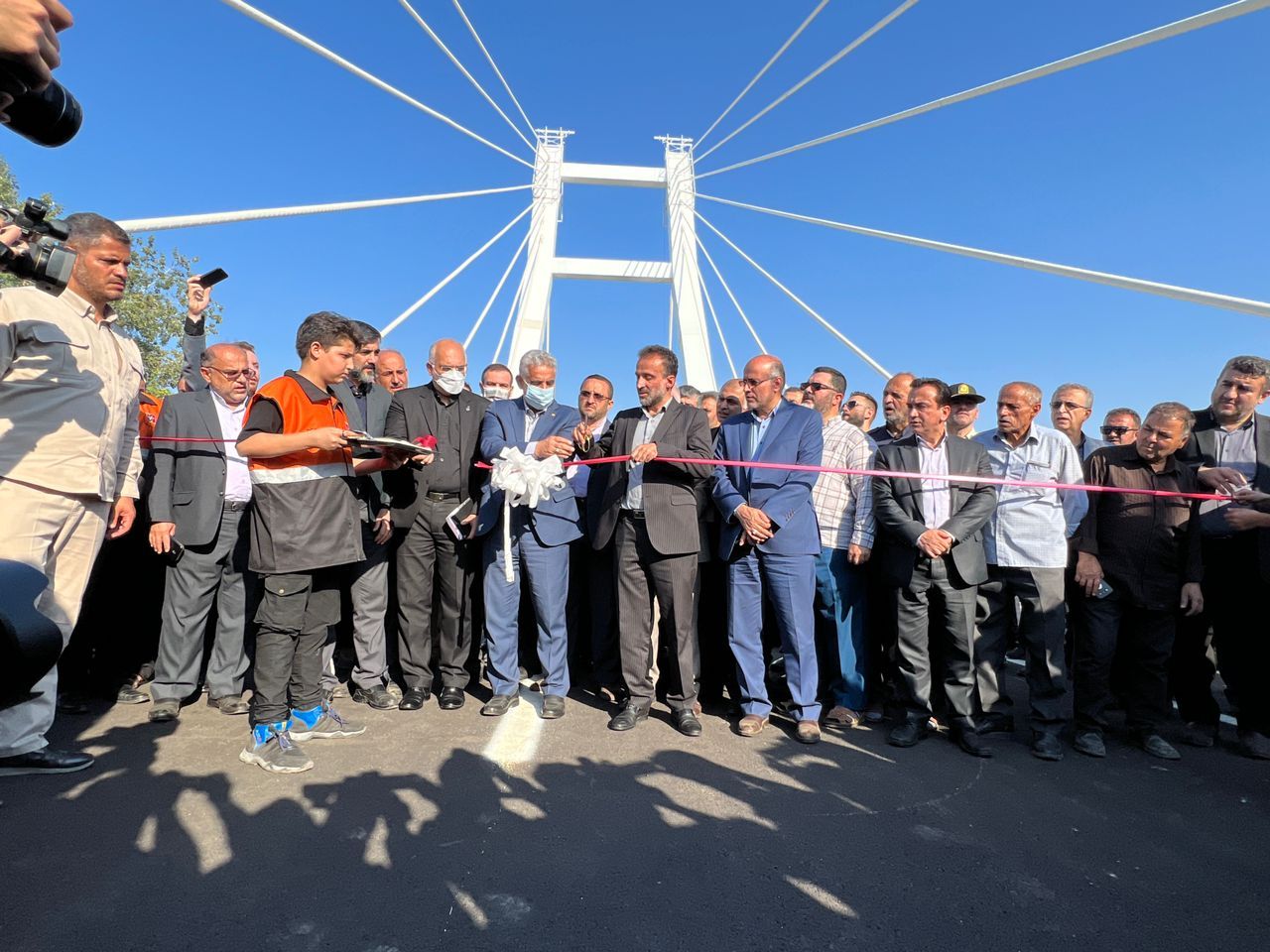 پل کابلی آستانه اشرفیه پس از ۱۳ سال افتتاح شد