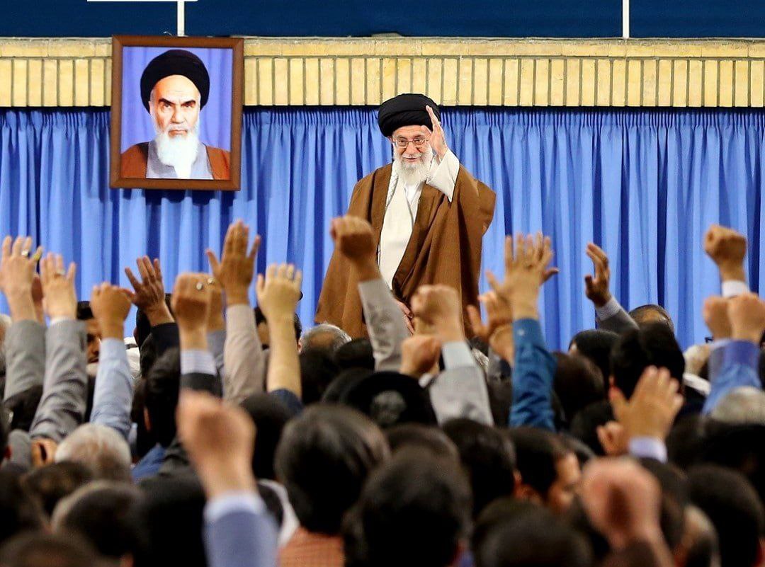 دیدار مسئولان وزارت خارجه و سفیران ایران با رهبر انقلاب