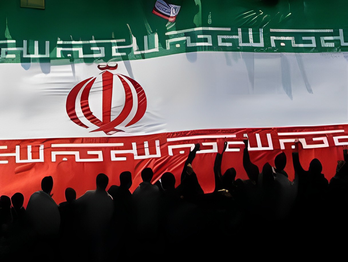 ایستادگی ملت و رهبری امام امت رمز موفقیت ایران در برابر دشمن است