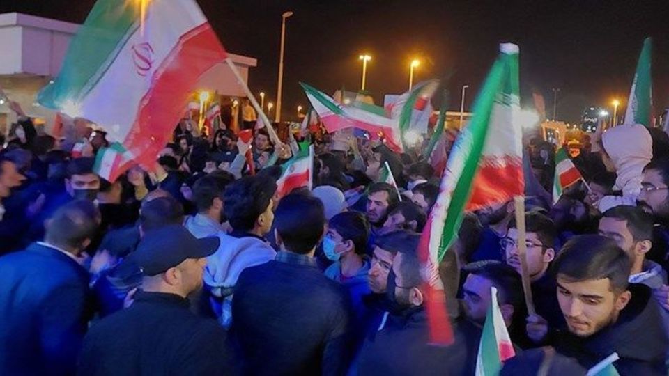 بازگشت کاروان تیم ملی ایران به وطن+ عکس و فیلم