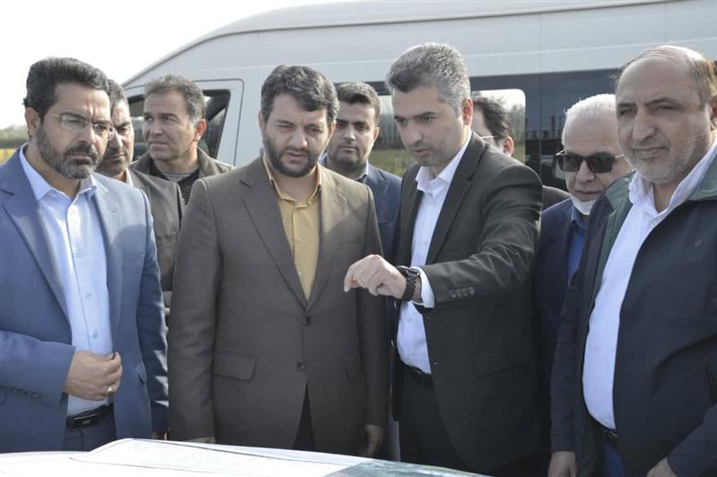 بازدید دبیر شورای عالی مناطق آزاد از روند عملیات اجرایی پروژه اتصال راه آهن
