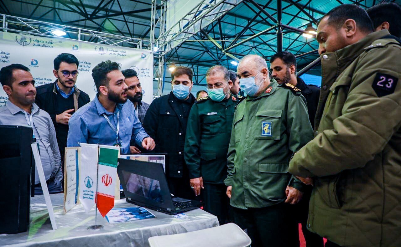 بازدید فرمانده کل سپاه پاسداران انقلاب اسلامی از چهارمین رویداد تولید محتوای دیجیتال بسیج + تصاویر