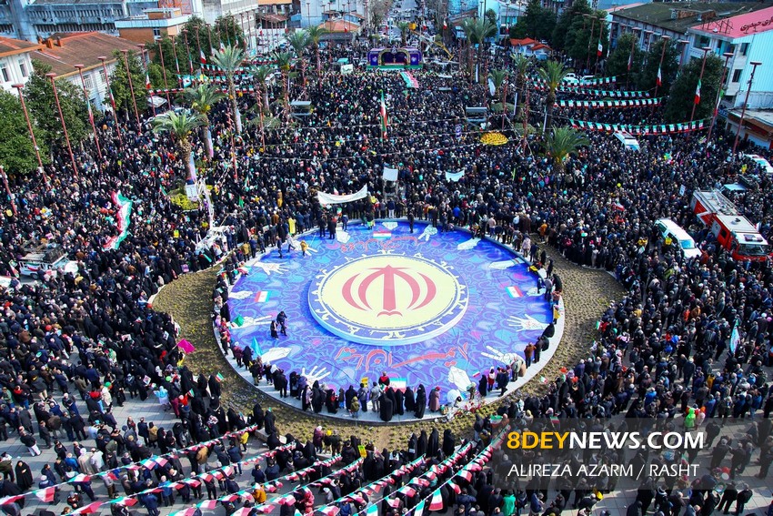تصویر هوایی از حضور چشم‌گیر مردم رشت در جشن انقلاب| عکس