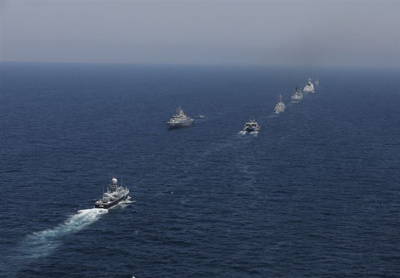 رزمایش دریایی با رژه ناوهای ایران، چین و روسیه از مقابل «جماران» پایان یافت