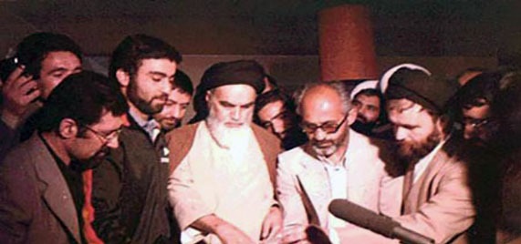 فیلم/ رای امام خمینی(ره) به جمهوری اسلامی