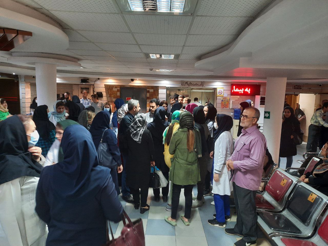 اعتراض ۶۰ نفر از پرسنل بیمارستان خصوصی لاهیجان